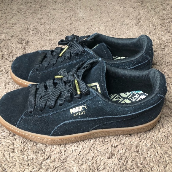 Women Puma Suede Sneakers - Picture 5 of 7